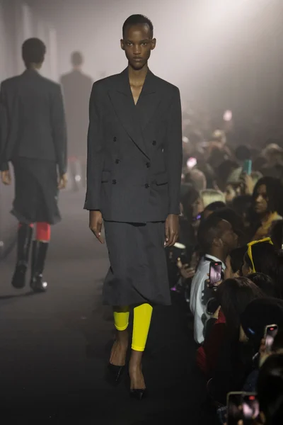 Look 64